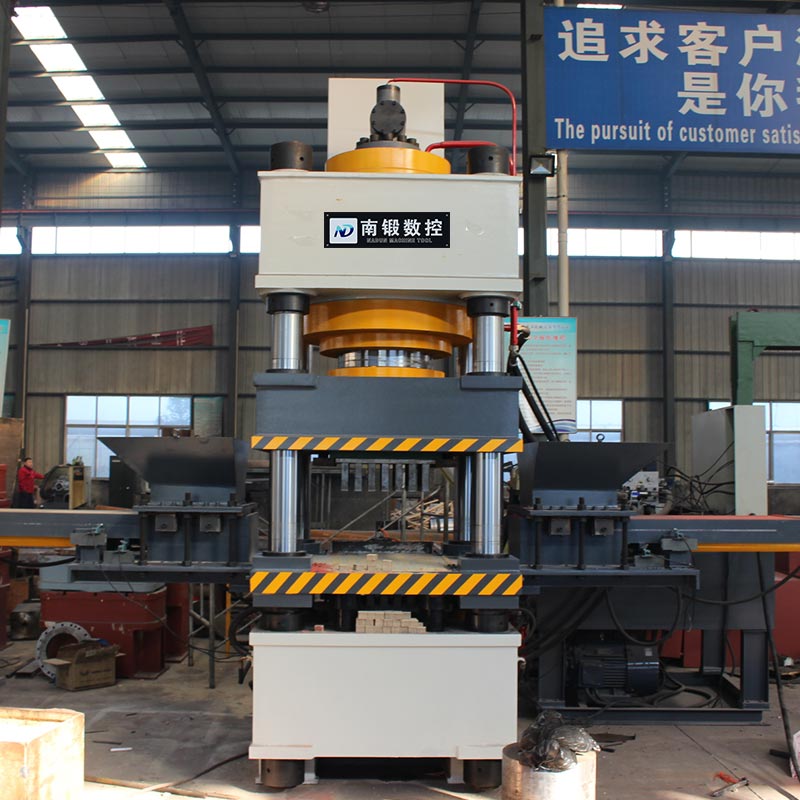 雙色魚餌陶瓷粉末壓塊成型液壓機自動送料一模多出快速成型壓塊機