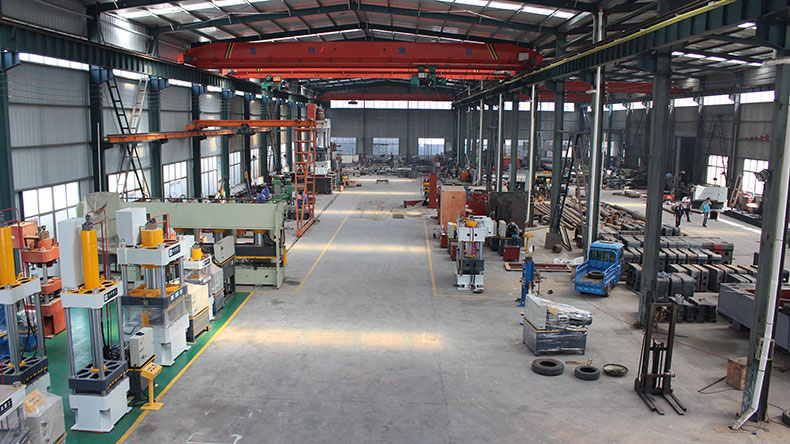 四柱油壓機的價格質量分析，性價比就是道理