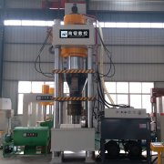 牛羊舔磚液壓機的用途？