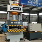 育苗塊壓制成型液壓機的特點