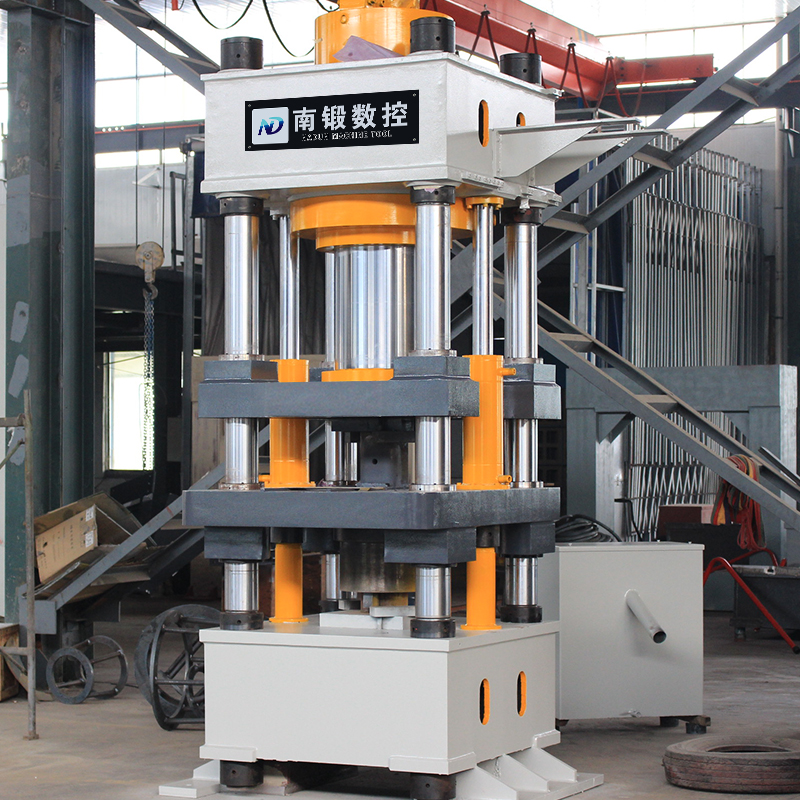 5公斤牛羊舔磚用多少噸的油壓機合適？