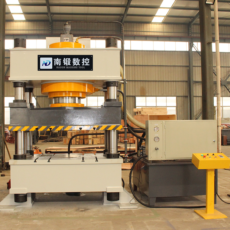 315噸四柱油壓機熱壓養殖場漏糞板生產流程